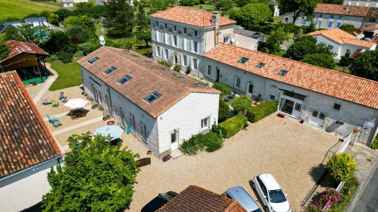 Les Gites Du Vigneron Et Cd'H Saint-Seurin-de-Palenne Exterior foto