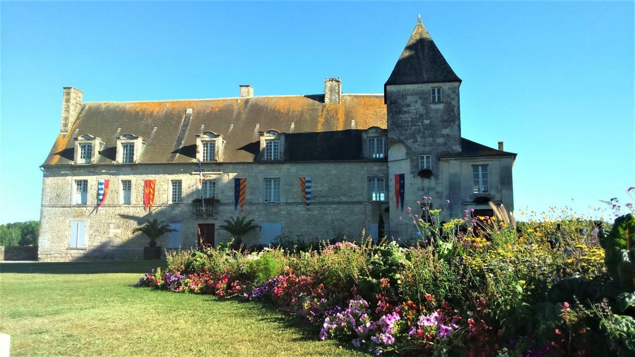 Les Gites Du Vigneron Et Cd'H Saint-Seurin-de-Palenne Exterior foto