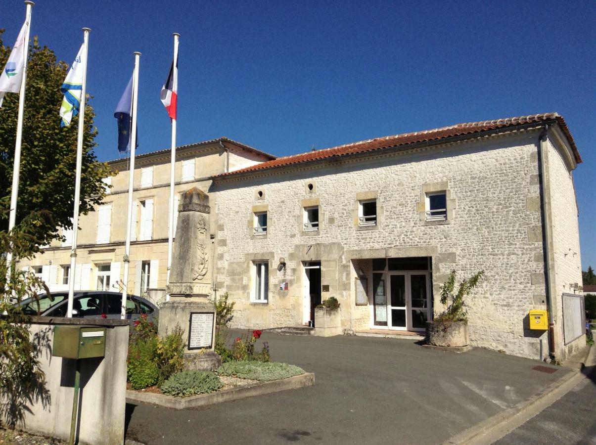 Les Gites Du Vigneron Et Cd'H Saint-Seurin-de-Palenne Exterior foto